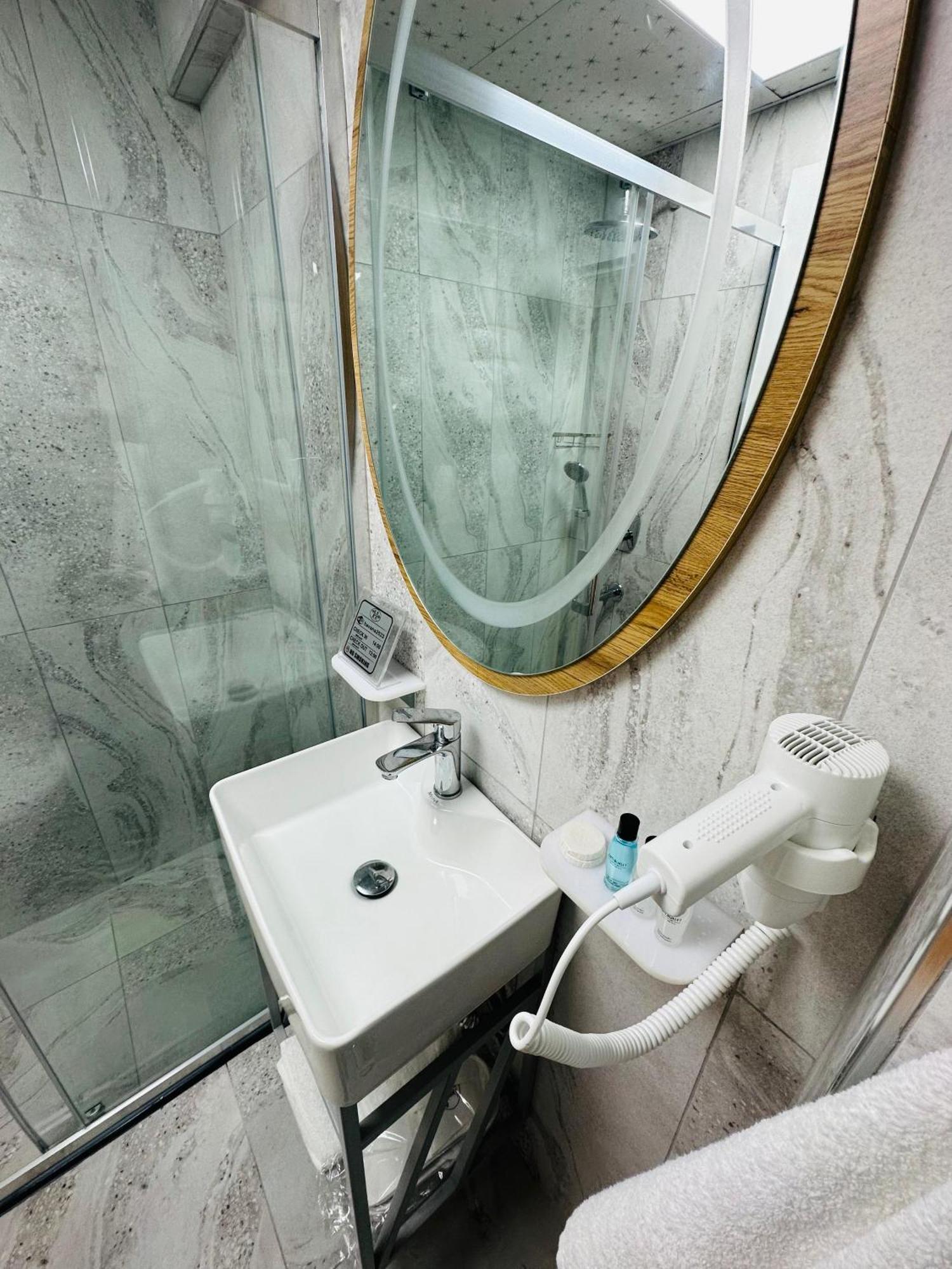 Taksim Havana Hotel Suites Istanbul Exteriör bild
